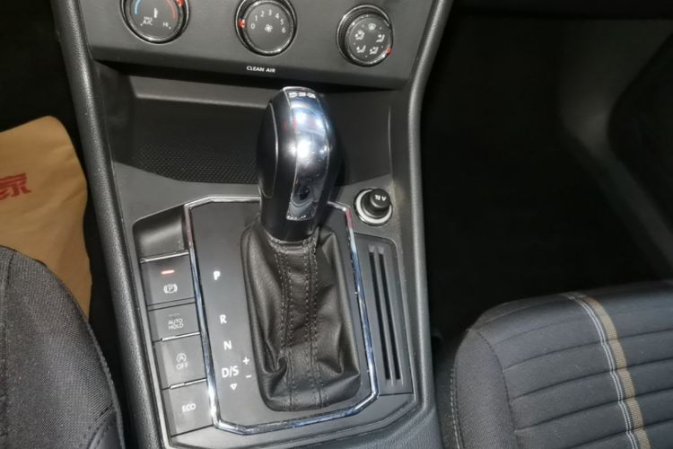 Volkswagen Lavida 2018 #14 Volkswagen Lavida 2018 car image #14