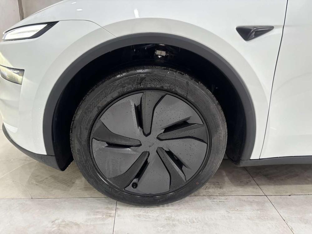Tesla Model Y 2026 #17 Tesla Model Y 2026 immagine di auto #17