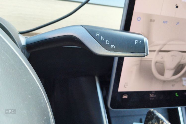 Tesla Model 3 2020 immagine di auto #16