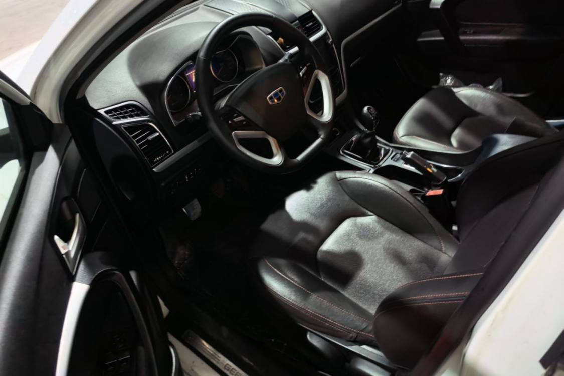 GEELY Emgrand 2015 صورة سيارة #24