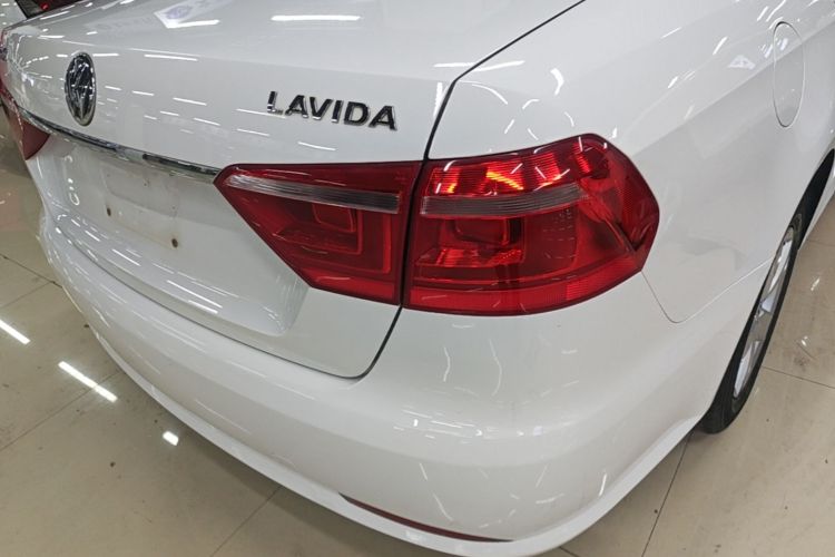 Volkswagen Lavida 2018 car image #8