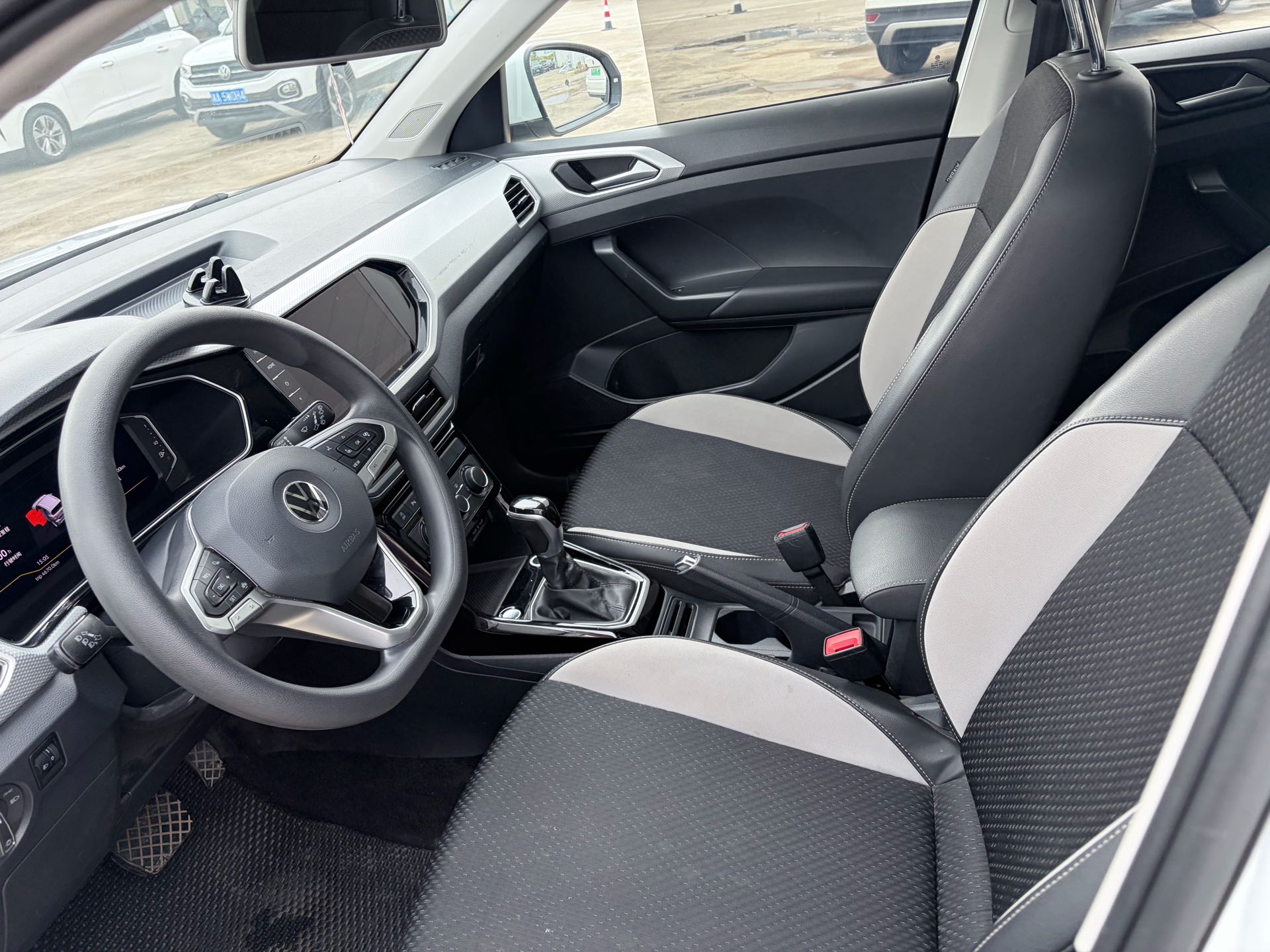 2023 car image #4