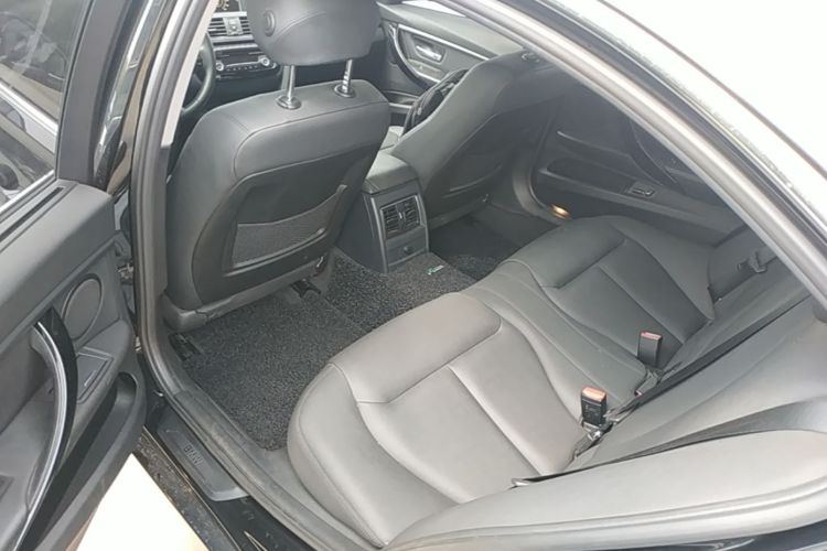 BMW 3 Series 2017 car image #13