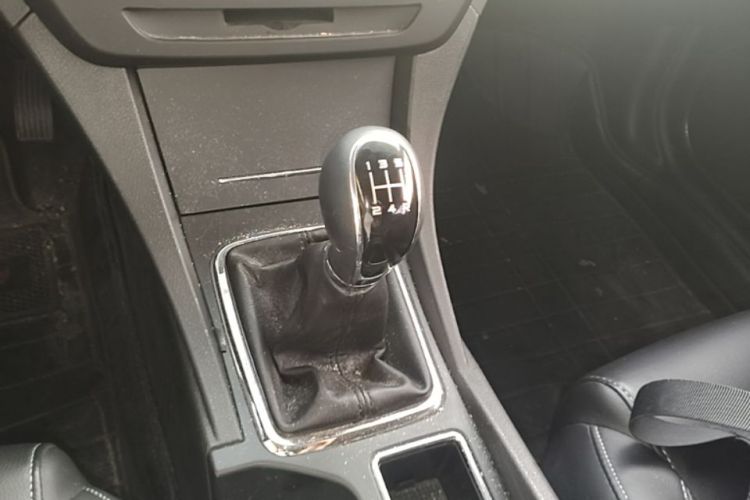 GEELY Emgrand 2017 car image #16