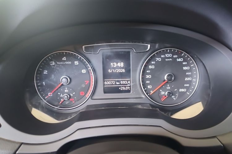 Audi Q3 2018 #12 Audi Q3 2018 car image #12