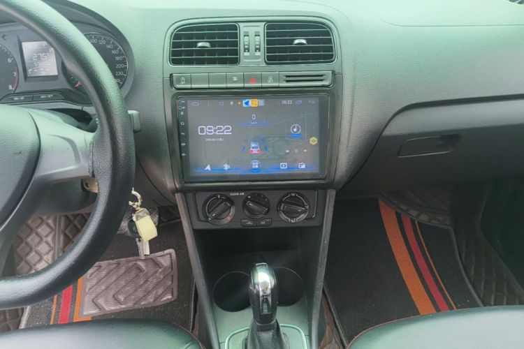 Volkswagen Polo 2019 car image #13