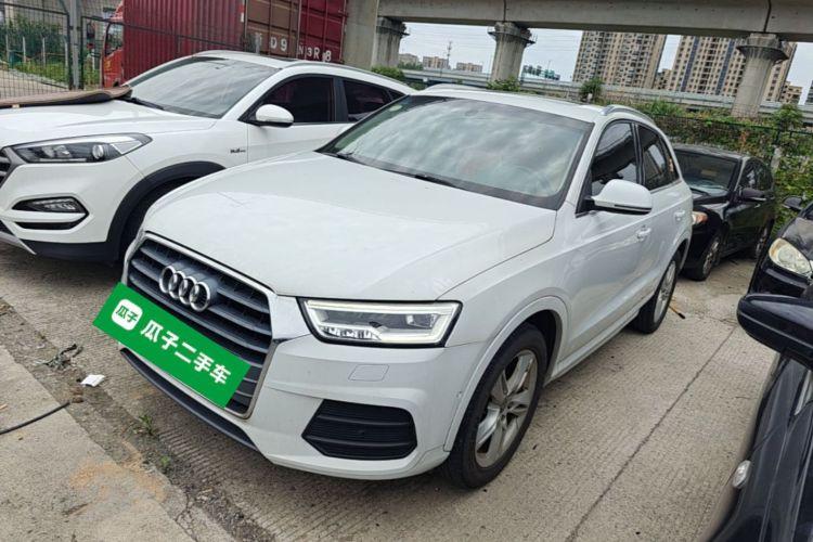 Audi Q3 2017 car image #2