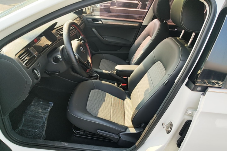 Volkswagen Santana 2020 car image #15
