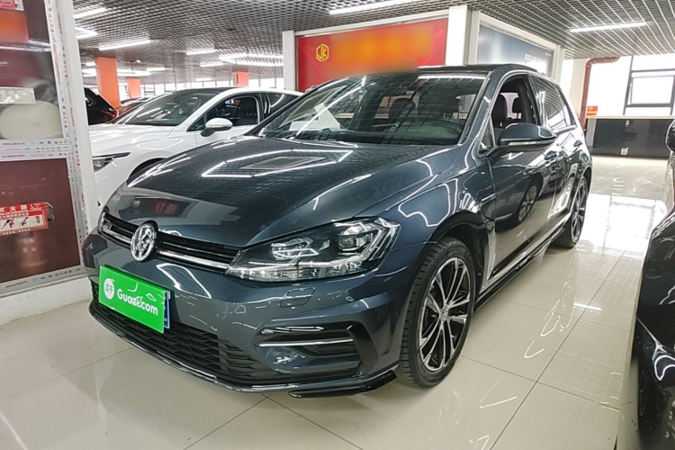 Volkswagen Golf 2018 immagine di auto #2