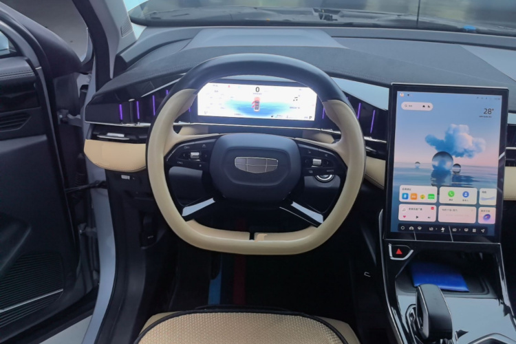 GEELY Boyue L 2023 car image #11