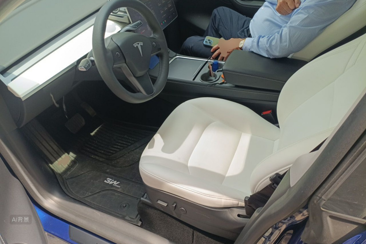 Tesla Model Y 2023 #17 Tesla Model Y 2023 car image #17