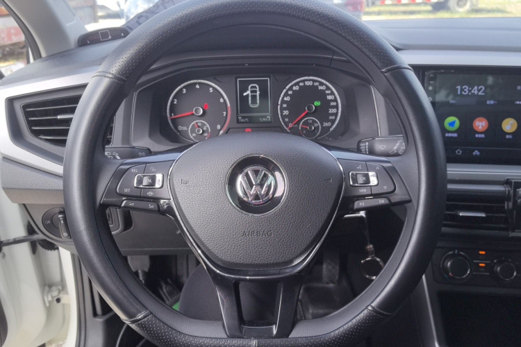 Volkswagen Polo 2020 car image #15
