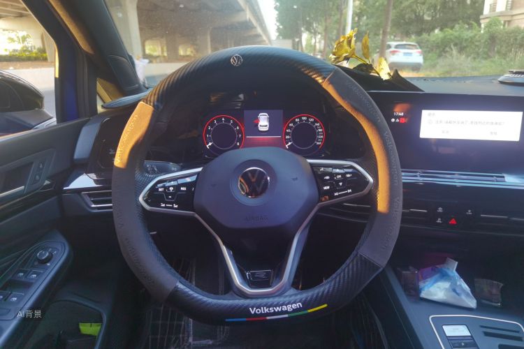 Volkswagen Golf 2021 car image #12