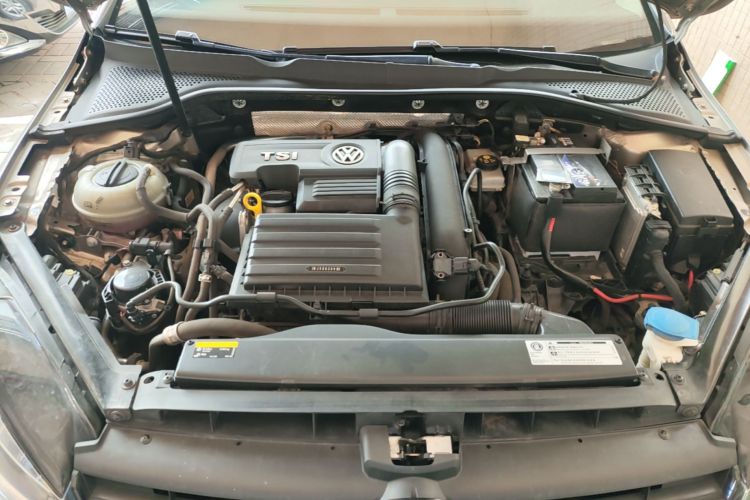 Volkswagen Golf 2019 car image #20