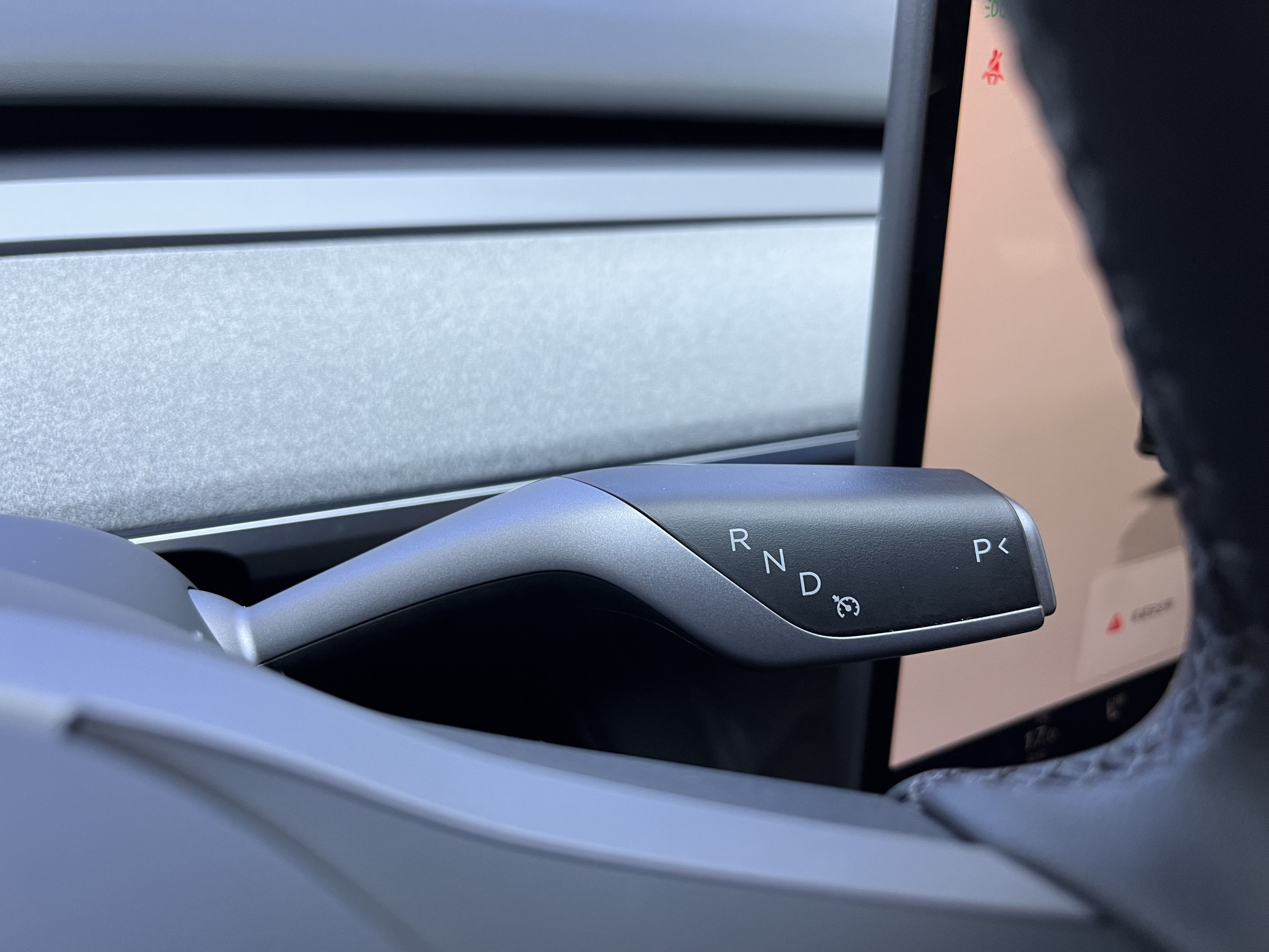 Tesla Model Y 2023 car image #10