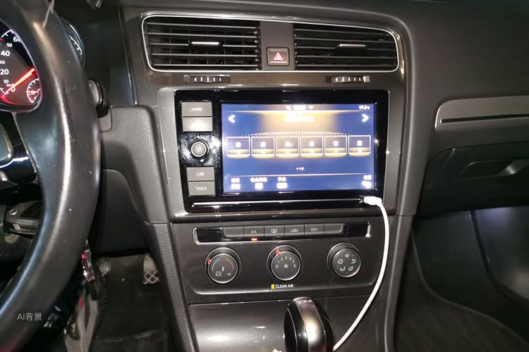 Volkswagen Golf 2019 car image #15