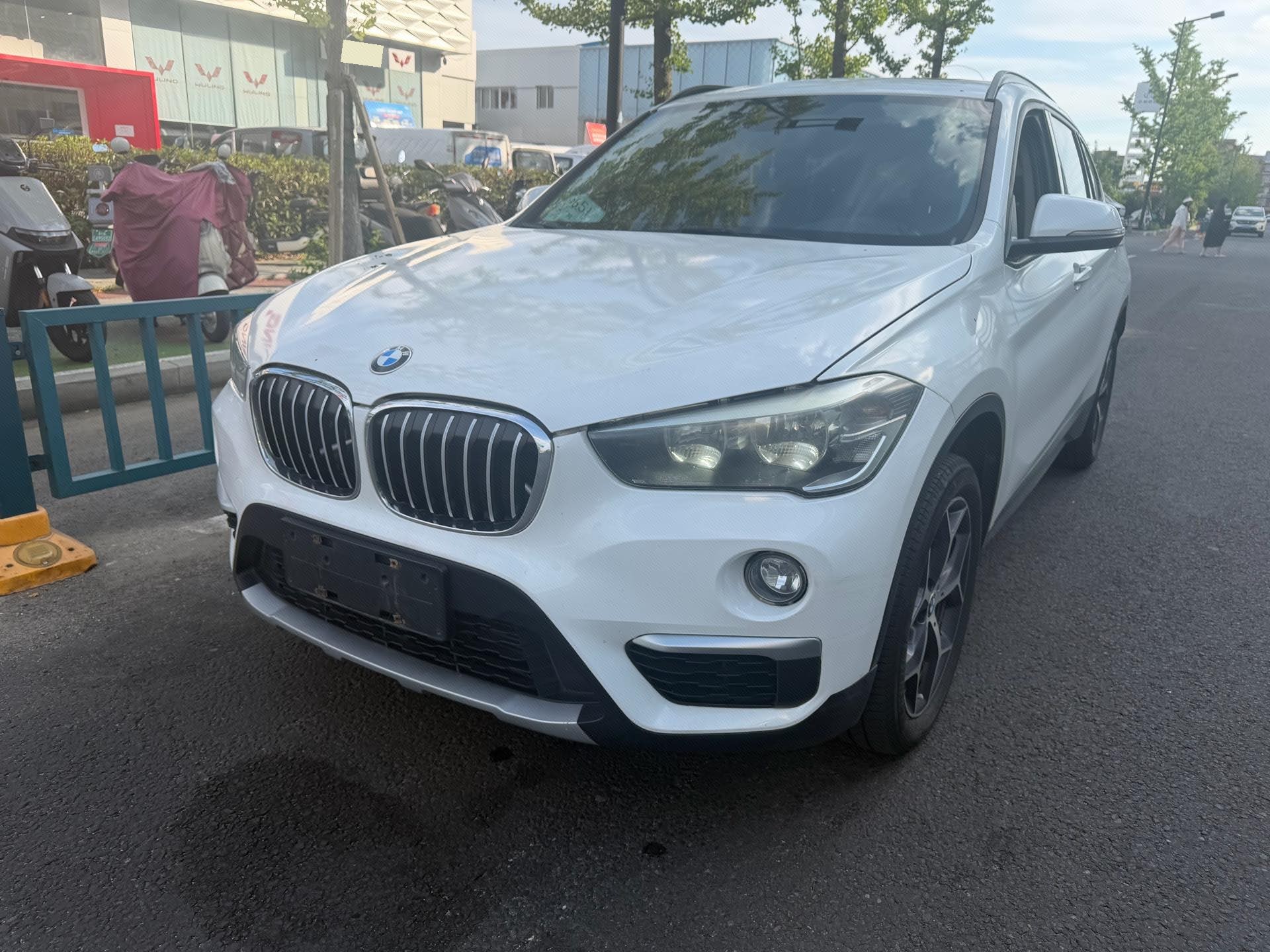BMW X1 2017 BMW X1 2017 car image