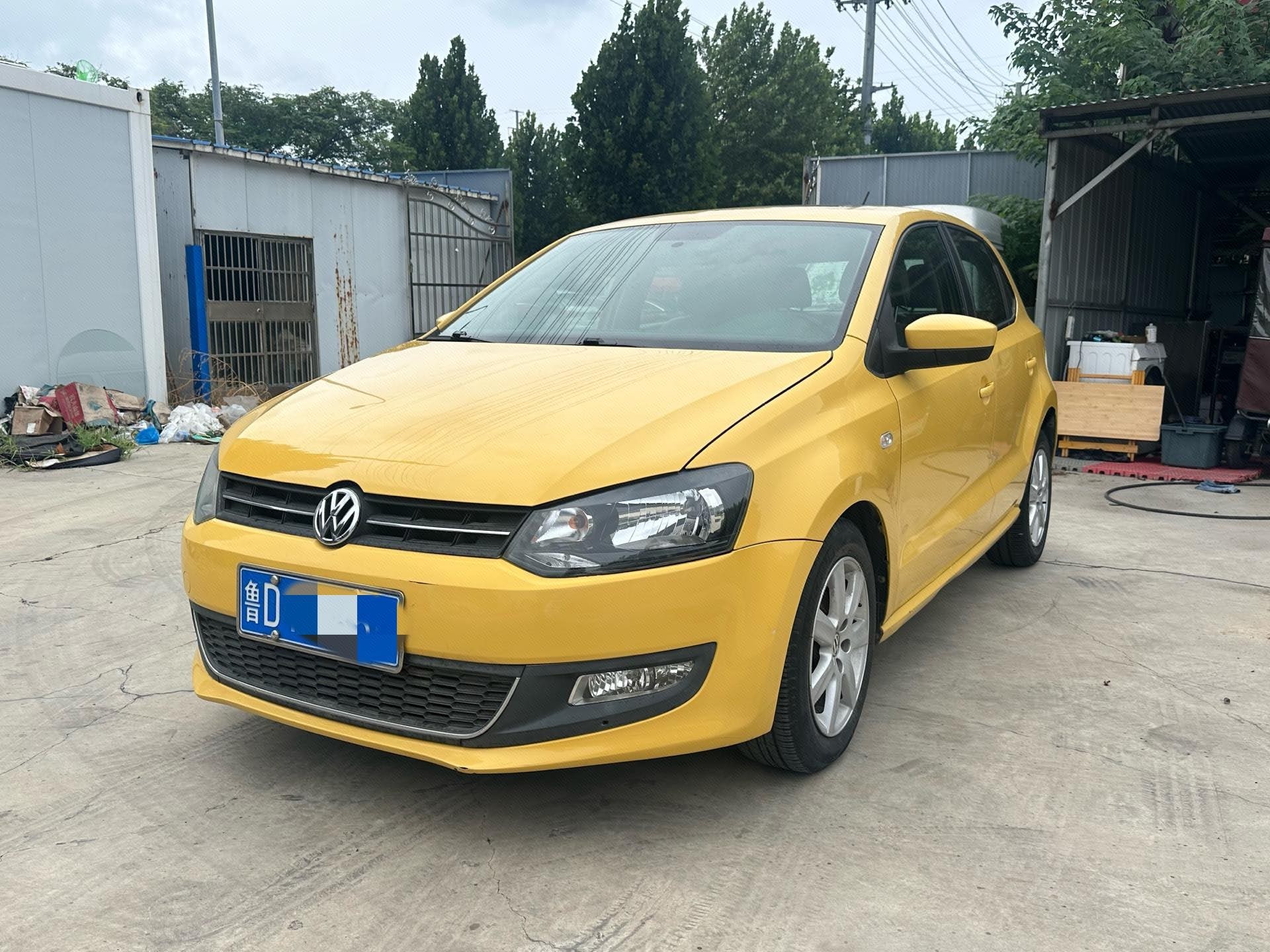 Volkswagen Polo 2011 car image 