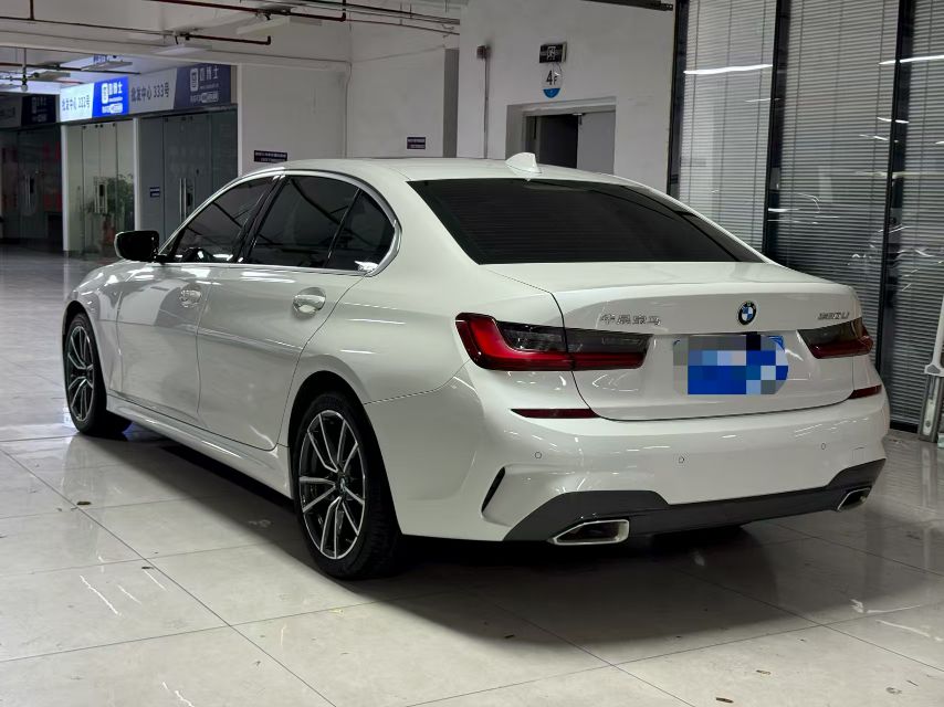 BMW 3 Series 2022 car image #9