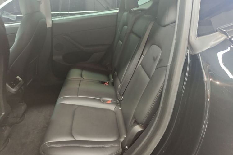 Tesla Model Y 2022 car image #17