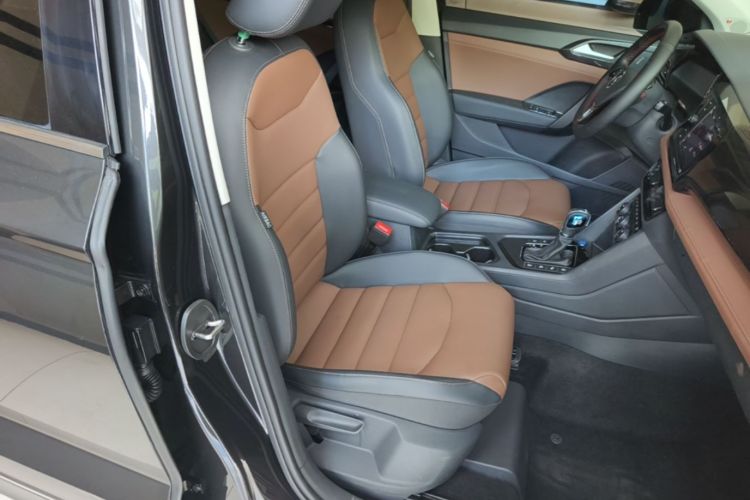 Volkswagen Tharu 2018 car image #29