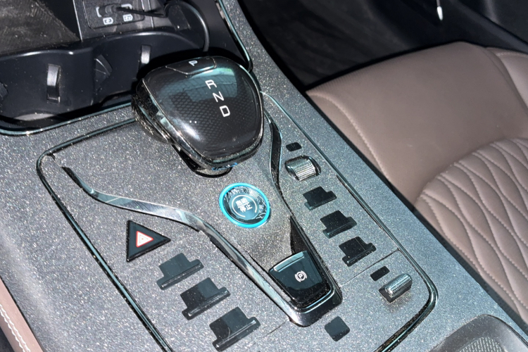 2024 car image #19