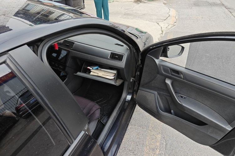 Volkswagen Santana 2021 car image #23