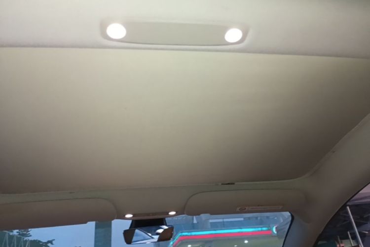 Tesla Model 3 2022 car image #18