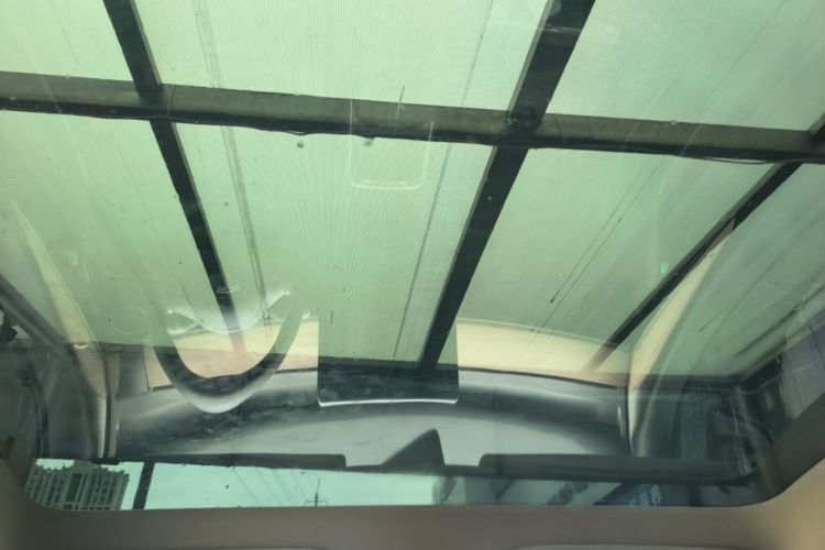 Tesla Model Y 2023 car image #20