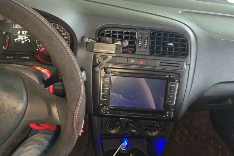 Volkswagen Polo 2016 #13 Volkswagen Polo 2016 car image #13
