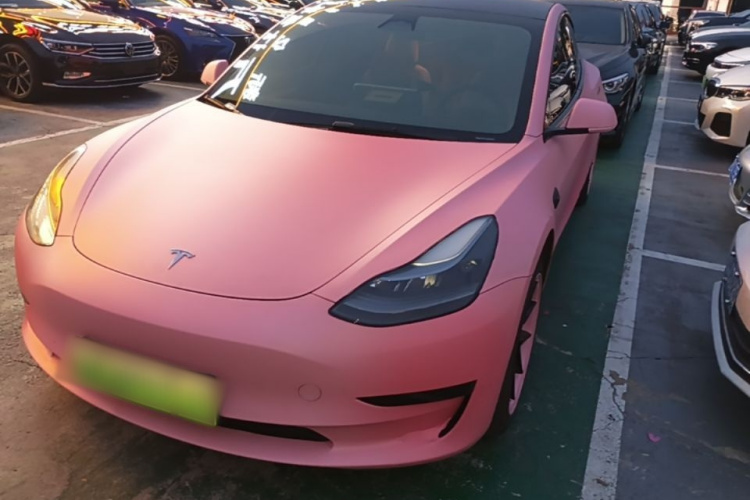 Tesla Model 3 2022 car image #2