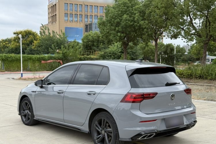 Volkswagen Golf 2024 car image #5