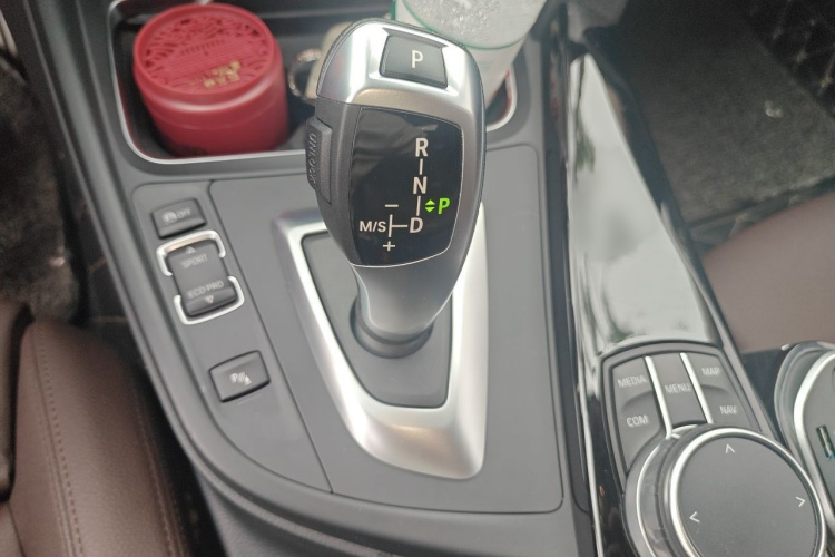 BMW 3 Series 2019 #18 BMW 3 Series 2019 car image #18