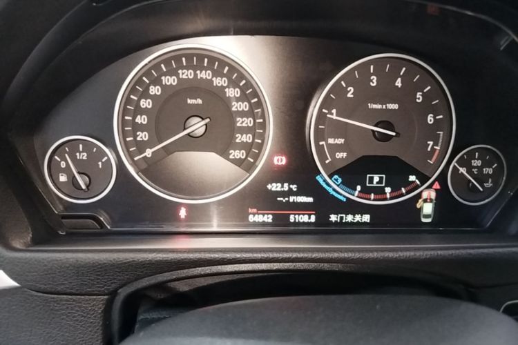 BMW 3 Series 2019 car image #12