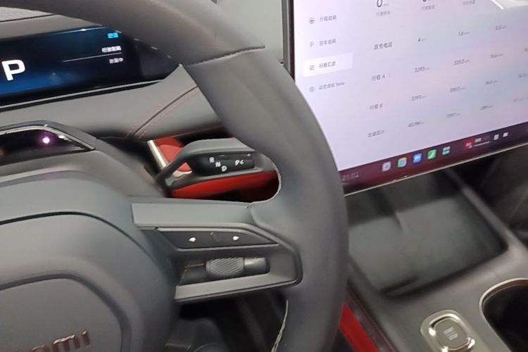 MI SU7 2024 imagen de coche #14