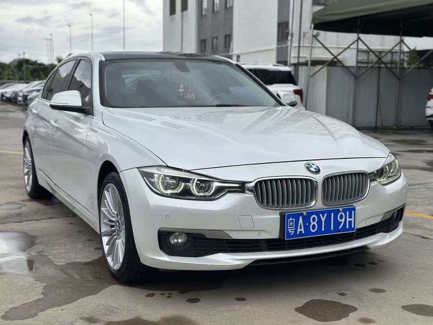 BMW 3 Series 2018 car image #3