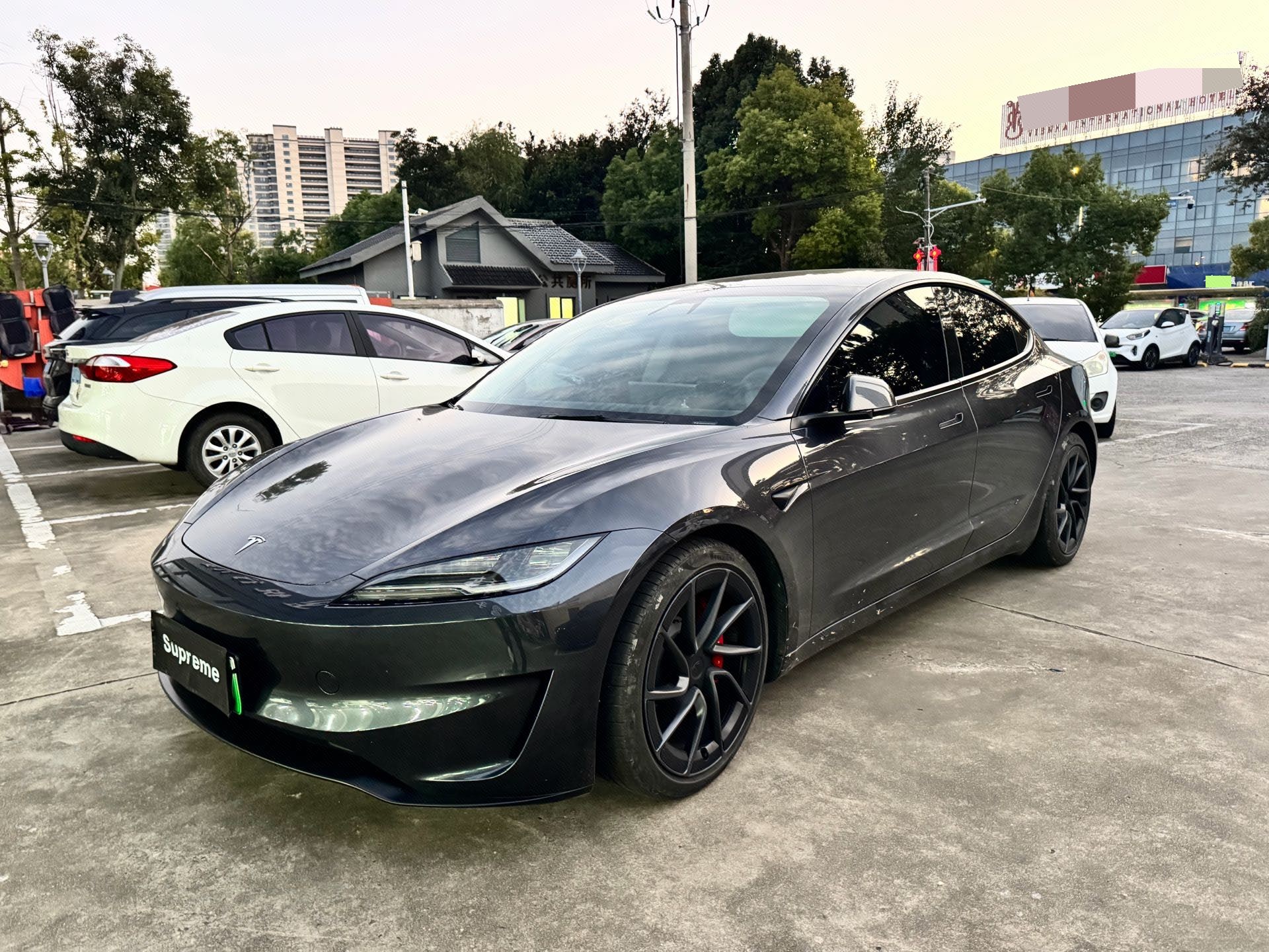 Tesla Model 3 2024 صورة سيارة 