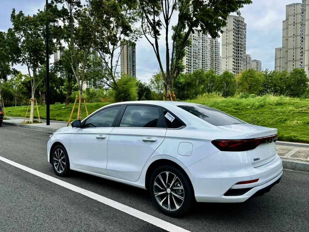 GEELY Emgrand 2024 #5 GEELY Emgrand 2024 car image #5