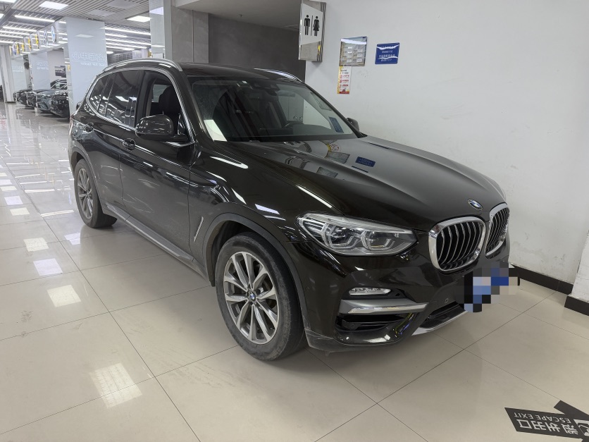 BMW X3 2018 car image #2