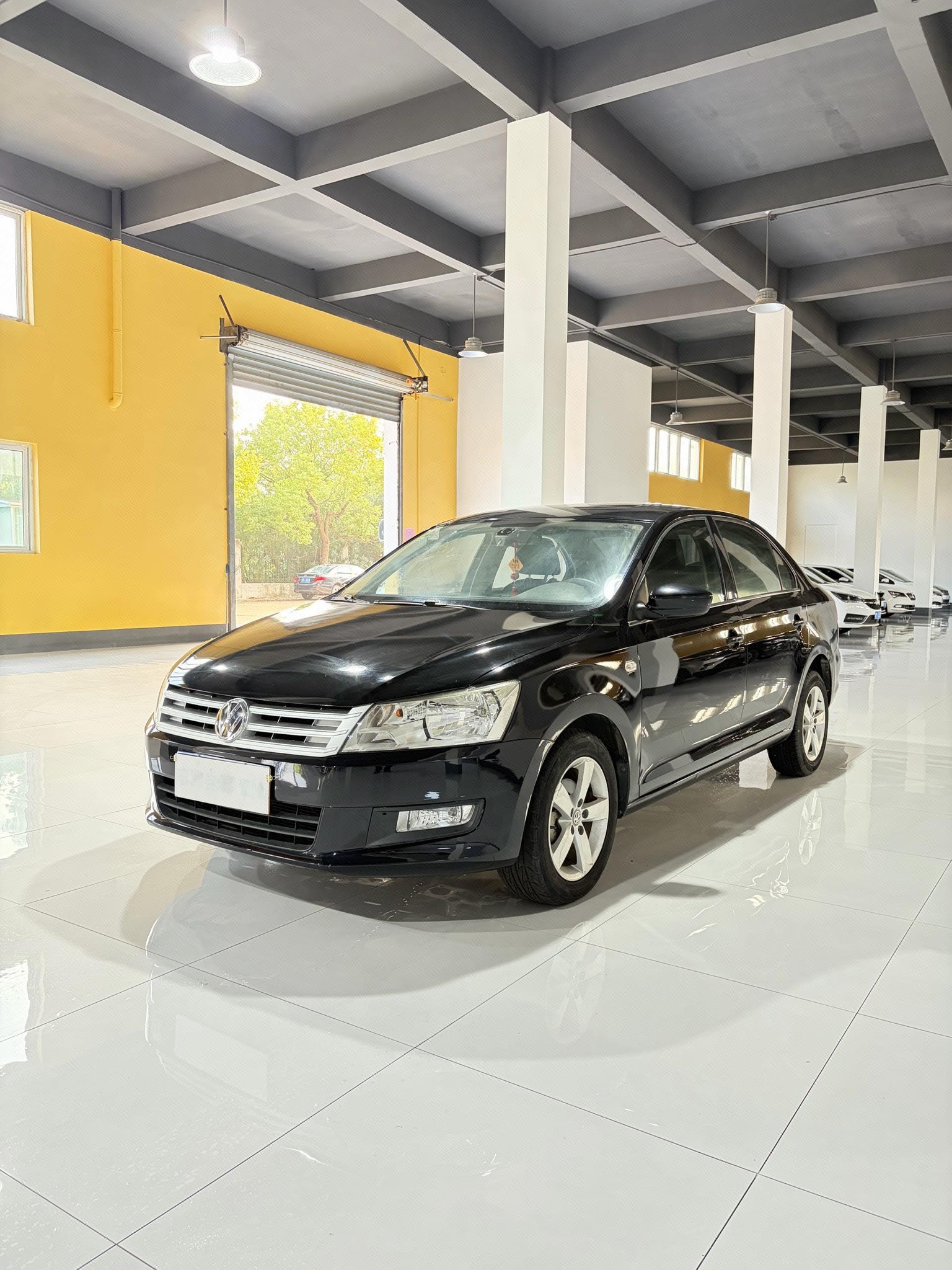 Volkswagen Santana 2015 car image 