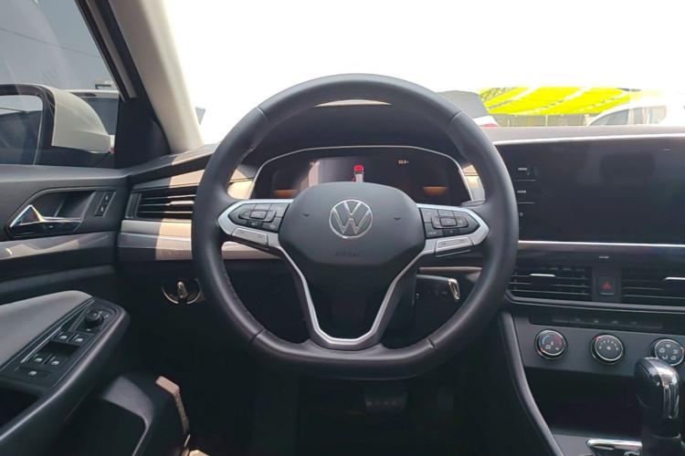 Volkswagen Bora 2024 car image #15