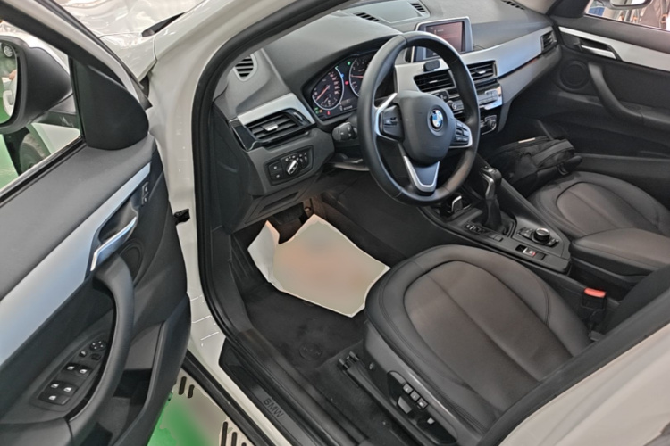 BMW X1 2018 #12 BMW X1 2018 car image #12