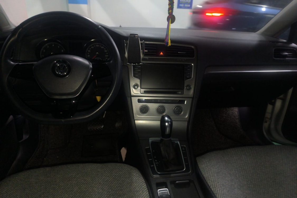 Volkswagen Golf 2014 car image #21