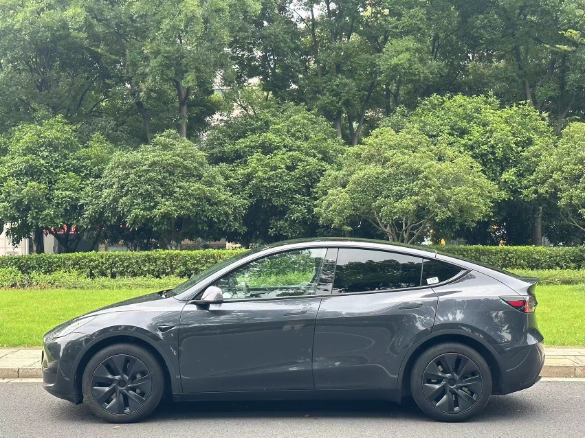 Tesla Model Y 2024 car image #3
