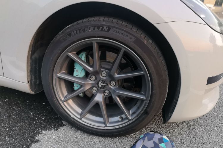 Tesla Model 3 2023 car image #9