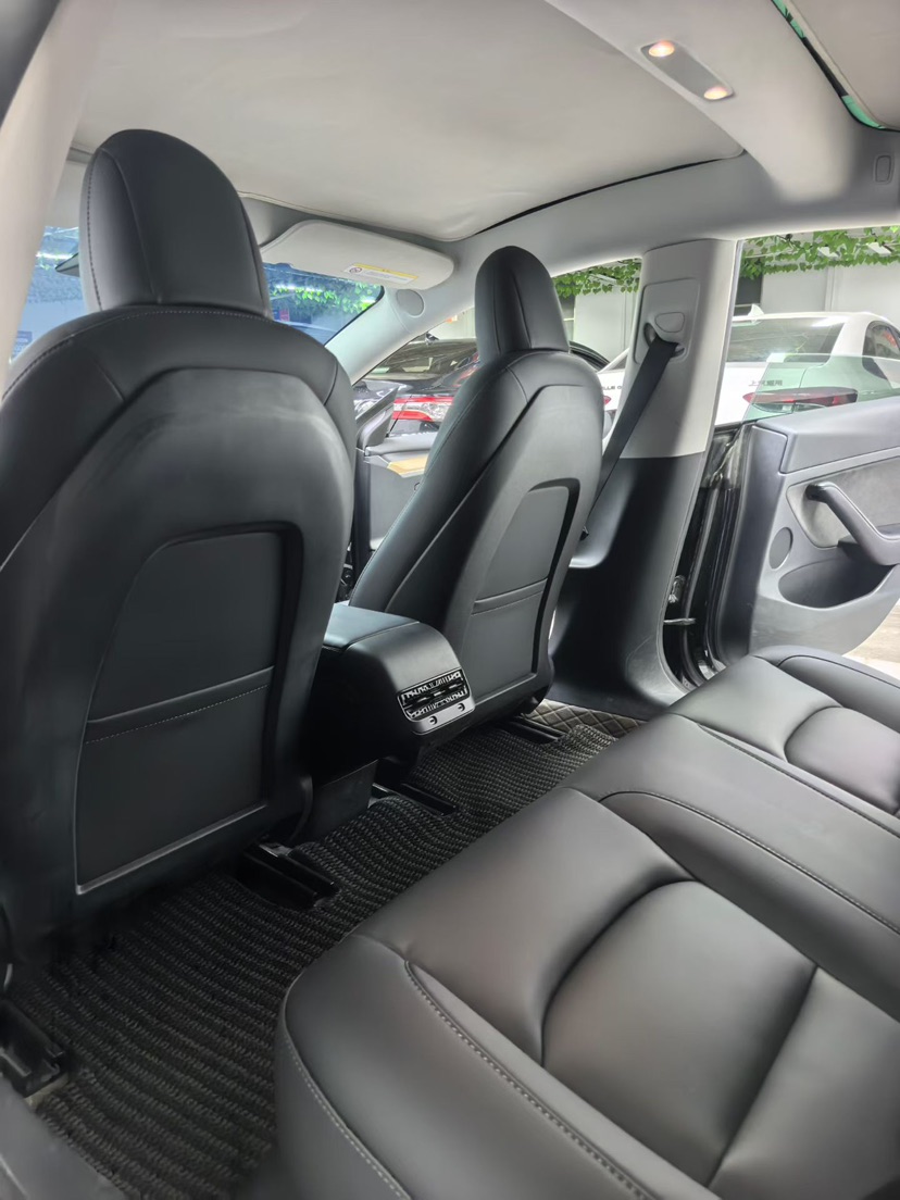 Tesla Model Y 2022 car image #9