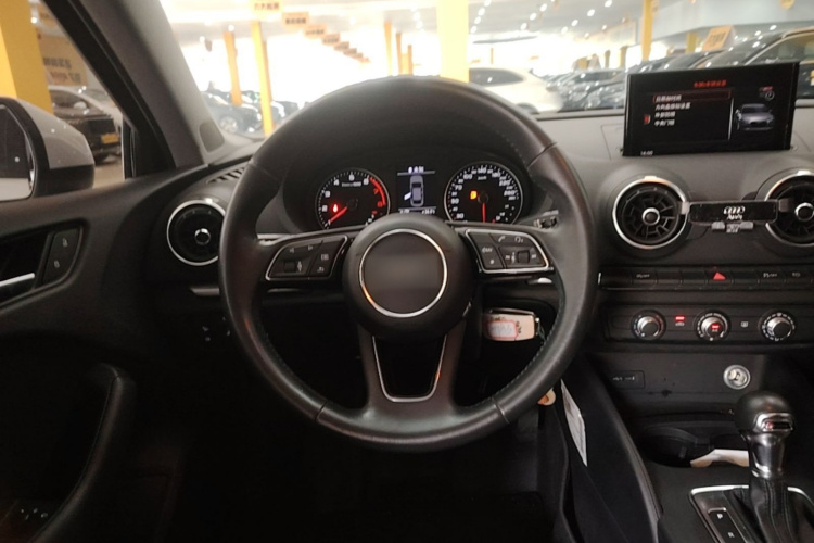 Audi A3 2019 #11 Audi A3 2019 صورة سيارة #11