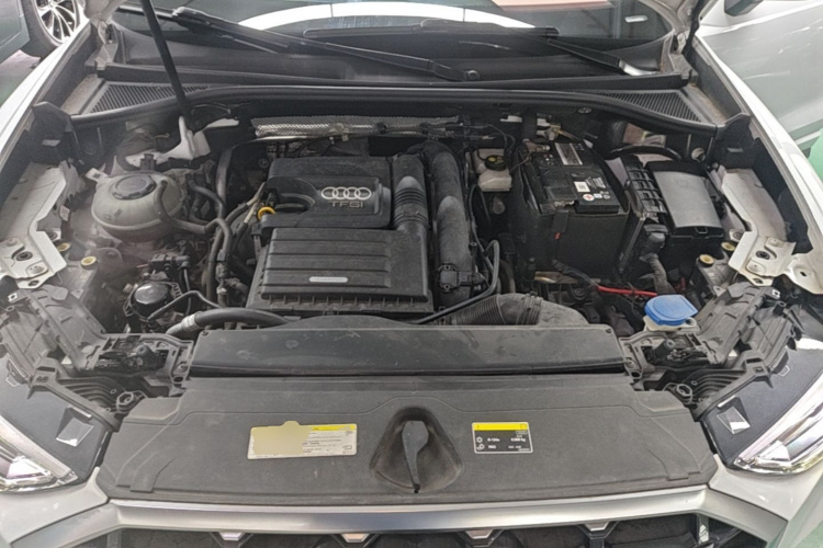 Audi Q3 2019 car image #20