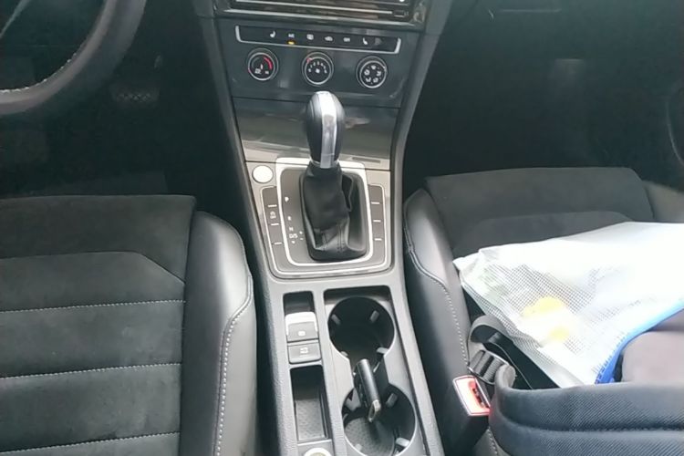 Volkswagen Golf 2018 #18 Volkswagen Golf 2018 car image #18