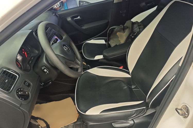 Volkswagen Polo 2016 car image #15